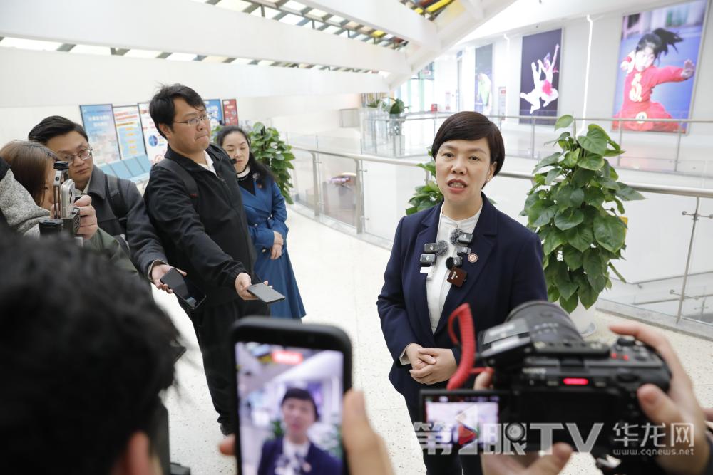 重庆师范大学党委书记，重庆师范大学重庆柴可夫斯基音乐学院院长张艳。第1眼TV-华龙网记者 石涛 摄