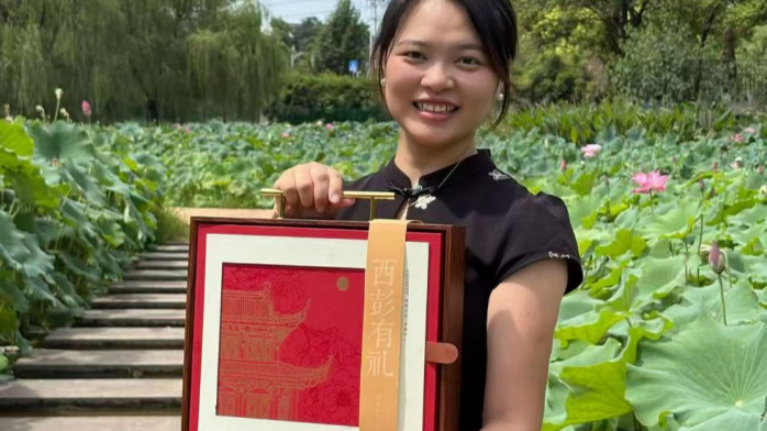 村里来了一群年轻人‌㉔‌丨“90后”姑娘返乡守业 把故土风物装进月饼